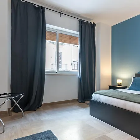 Fourooms - Principe Amedeo 3* Барі